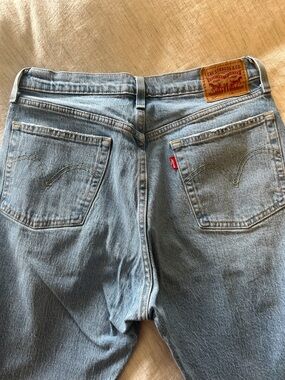 Levi's 501 Women’s Light Blue Denim Straight Fit Jeans